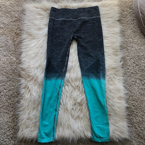 Color block leggings. - Picture 1 of 8